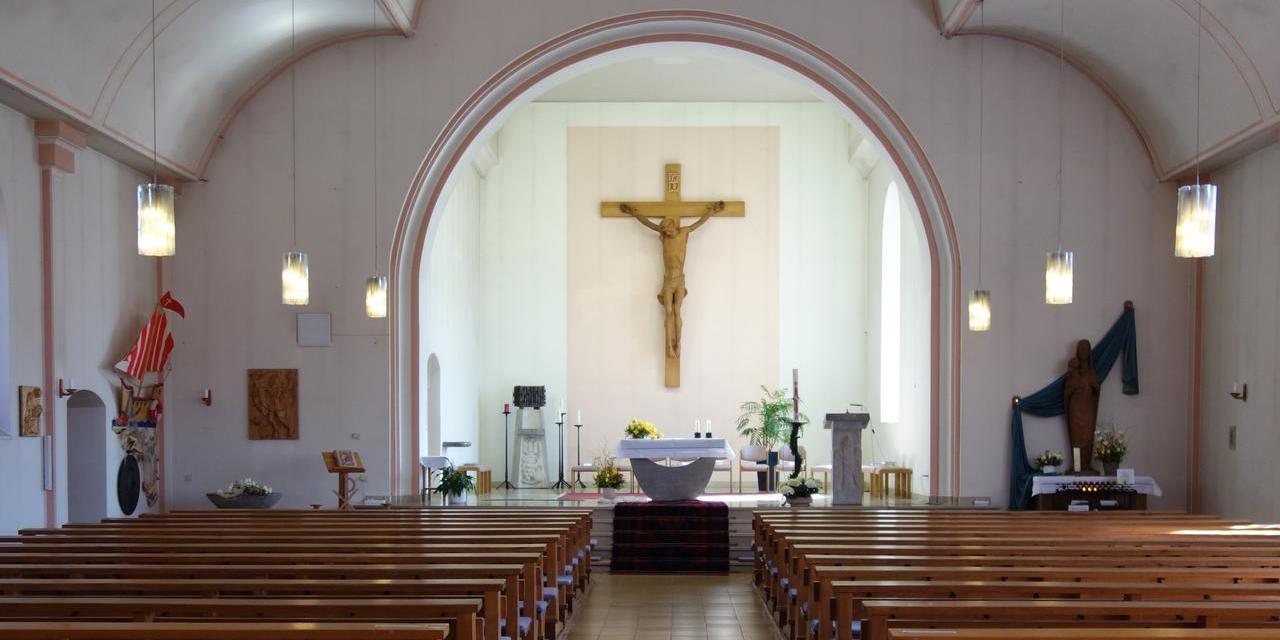 Kirchenschiff St. Peter und Paul