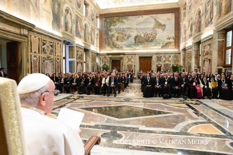 (c) Vatican-Media